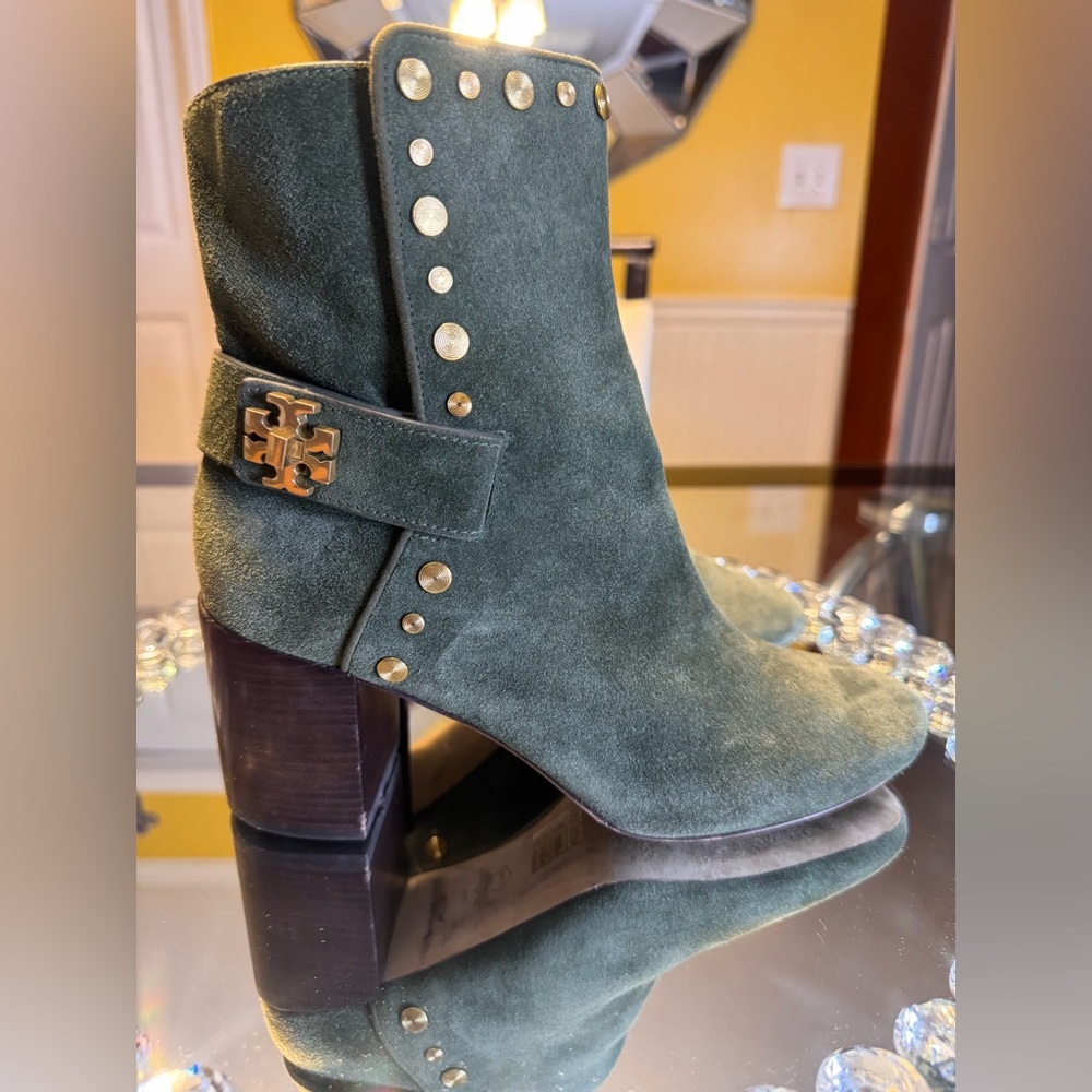 TORY BURCH Kira studded suede ankle boots. Size 8 - Picture 7 of 15